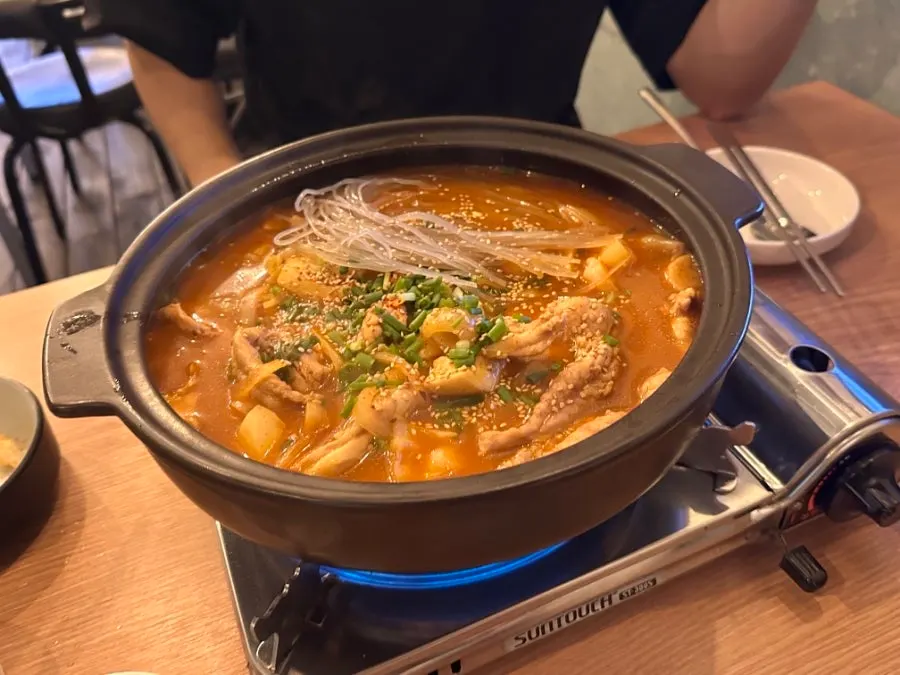 Spicy chicken neck mokdori-tang in red sauce