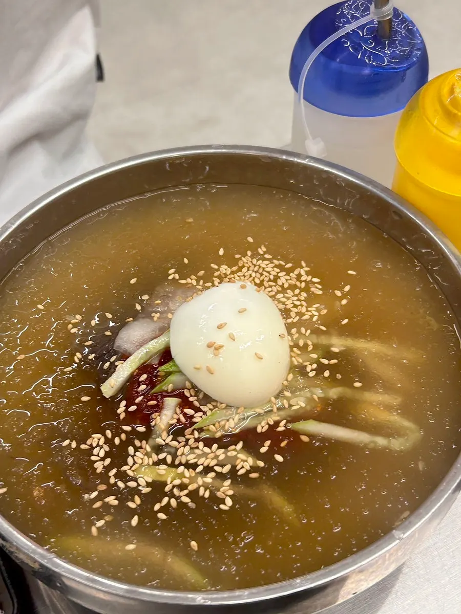 Doenjang stew with tofu and mushroom