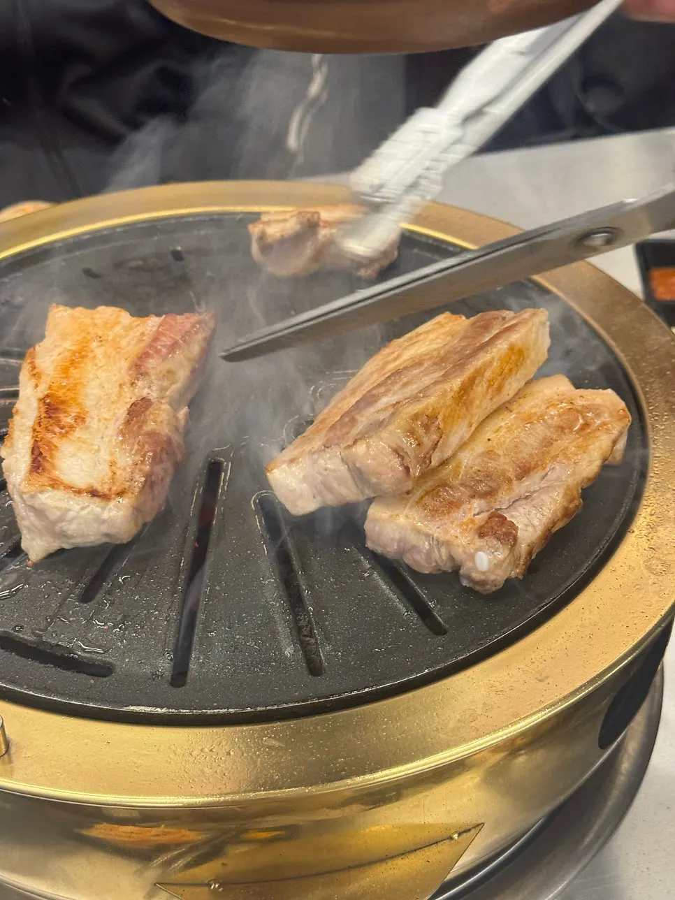 셀프바에서 담아온 쌈채소 접시