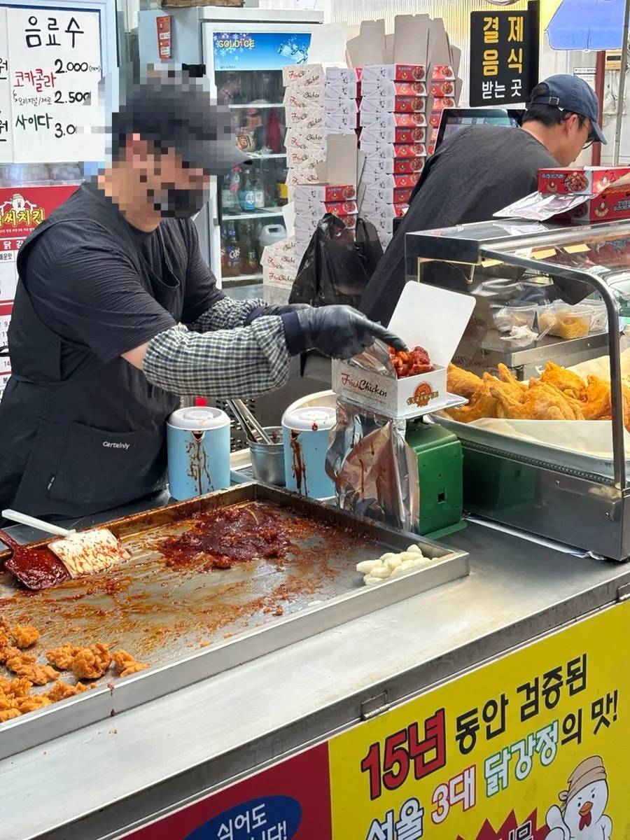 Customers waiting for takeout at Mr. Kim's Chicken Jayang Market Branch