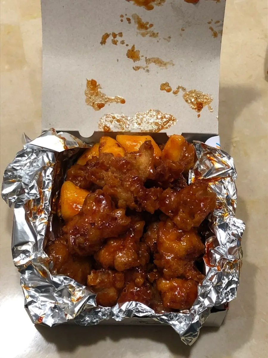 닭강정 중간매운맛 중자 포장 용기