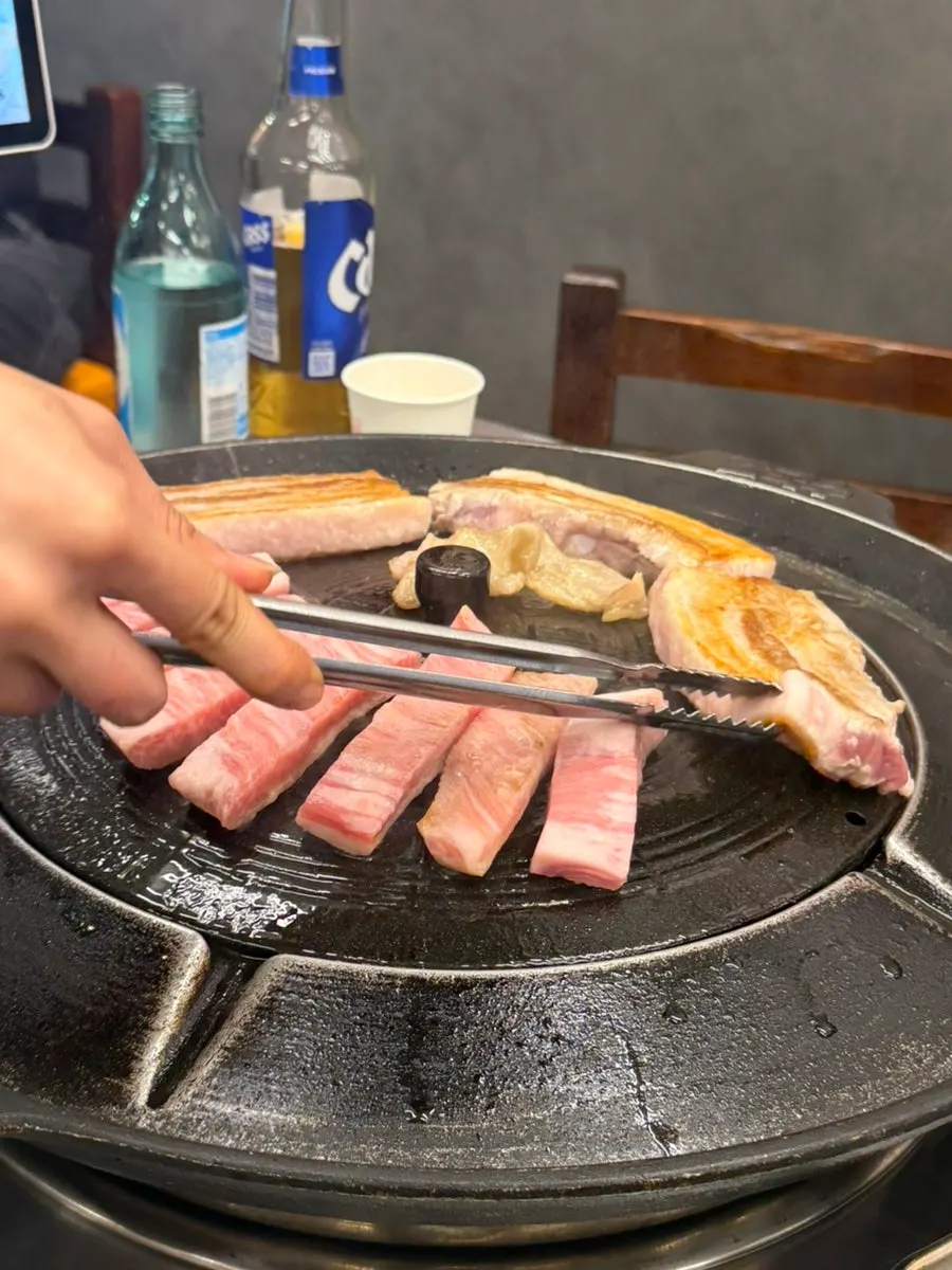 Thick-cut pork belly and pork jowl