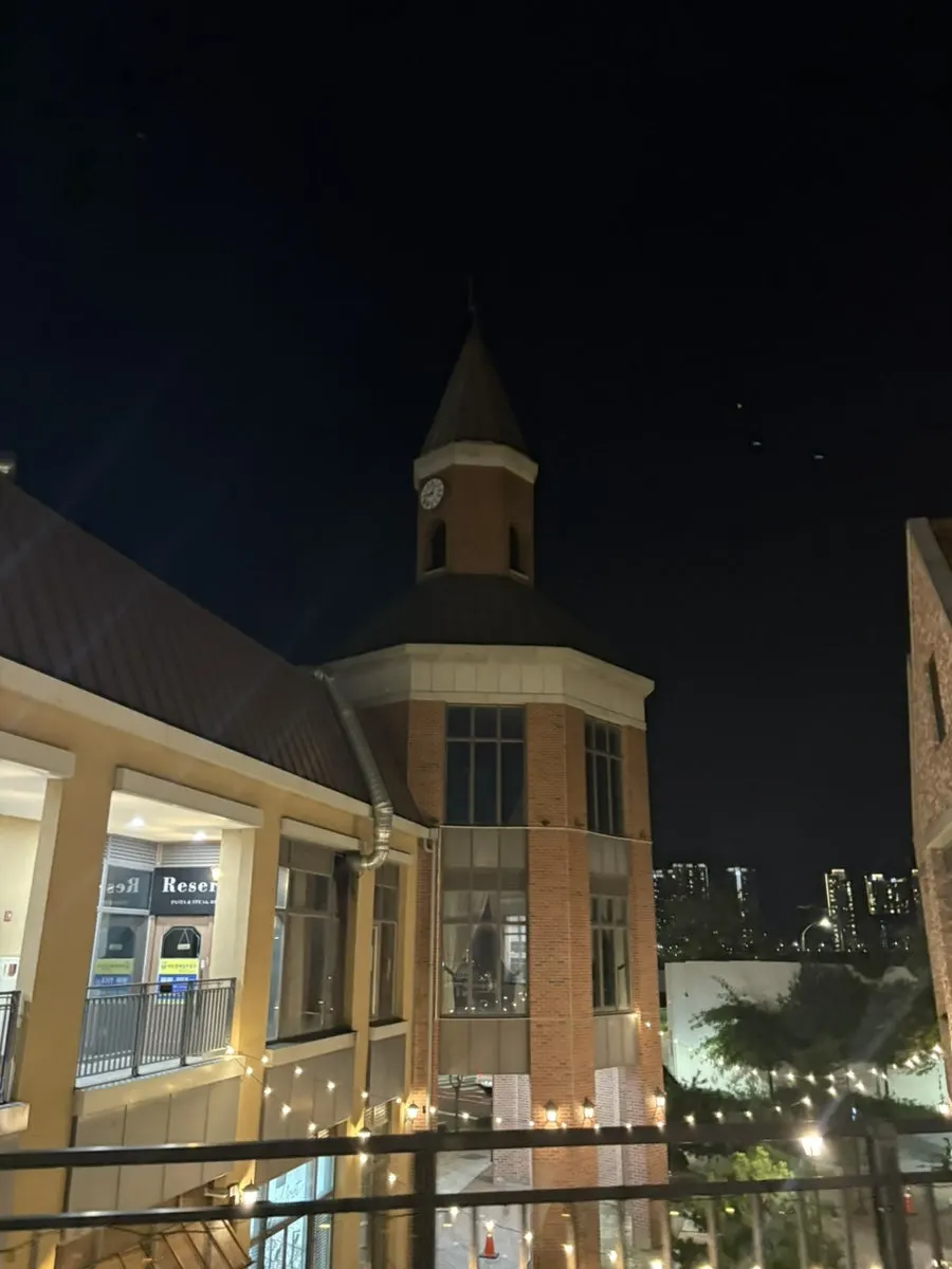 The calm exterior sign of Jazz 257 Songdo Central Park Branch
