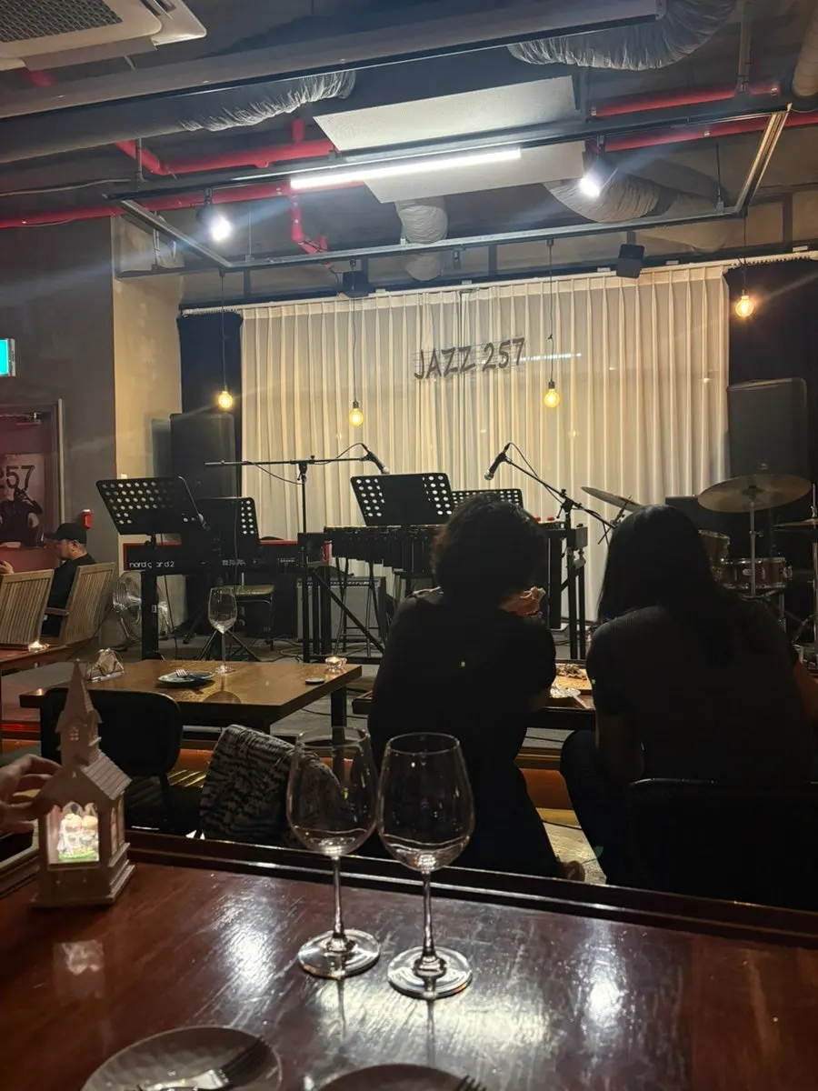 The stage area at Jazz 257 before the show started