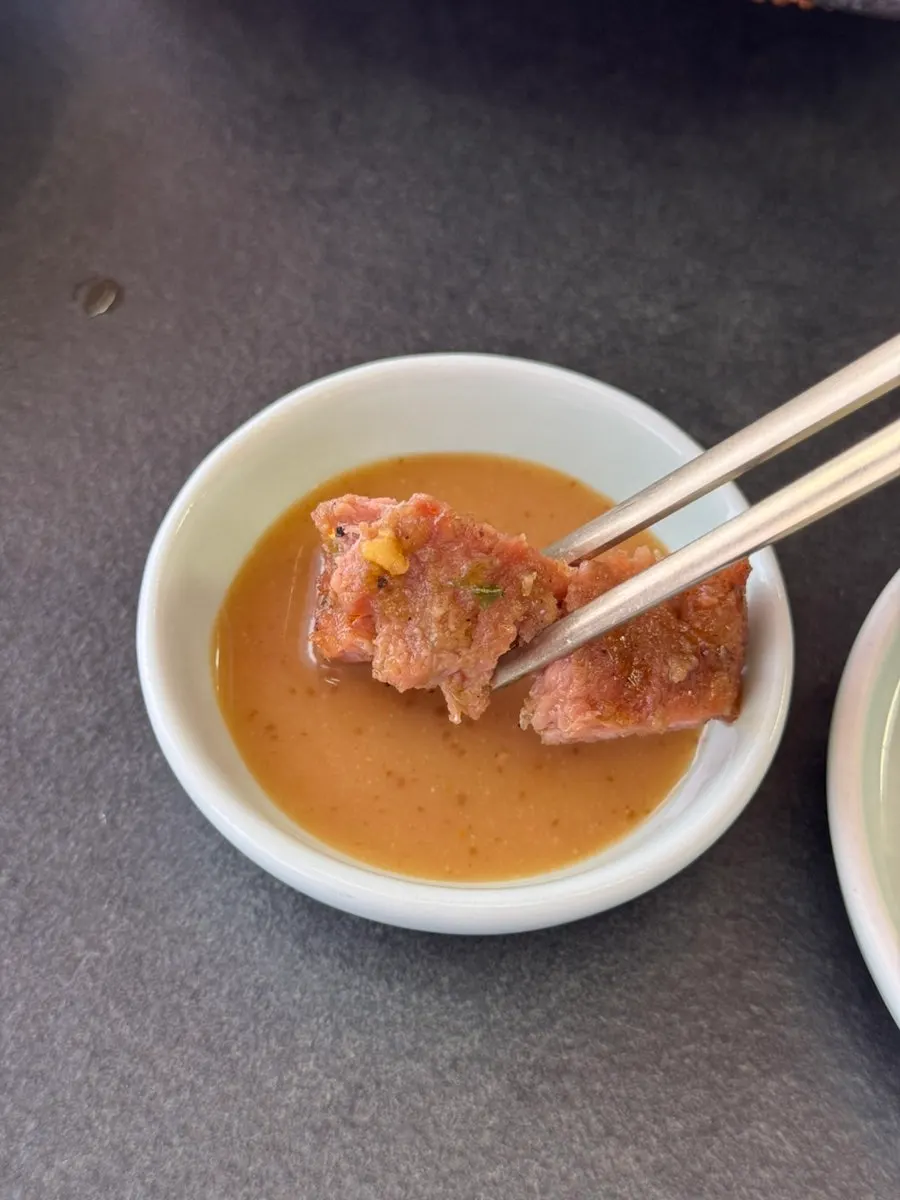 먹기 좋게 잘린 숯불갈비