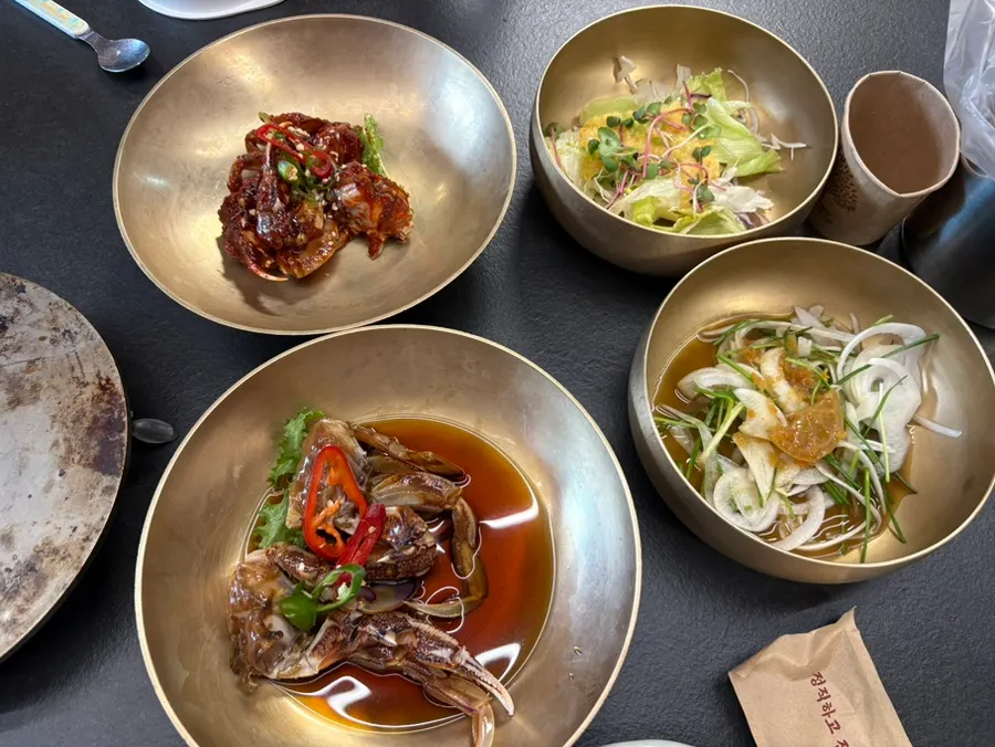 Full spread of basic side dishes at Deojinji, Resom Baegun Branch