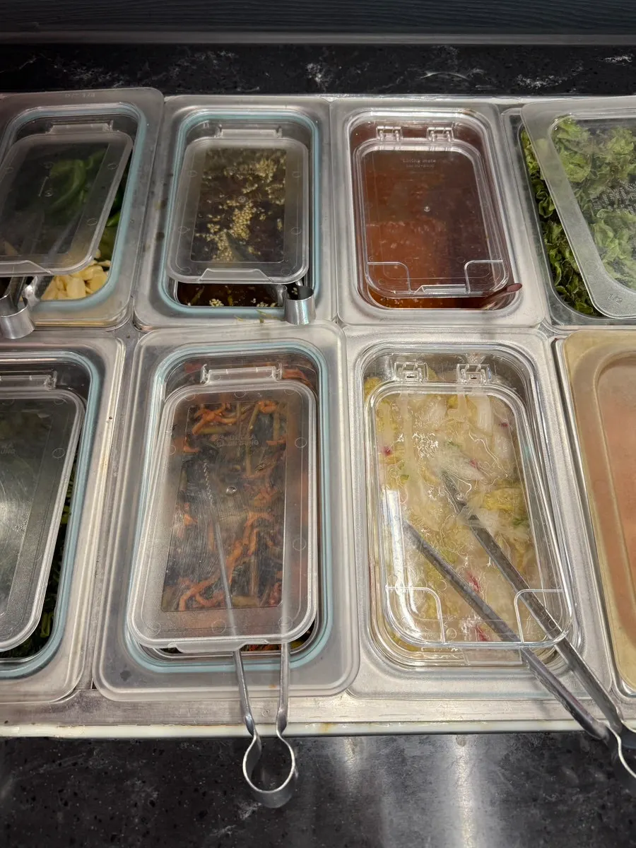 숯불돼지갈비와 밥 한 그릇