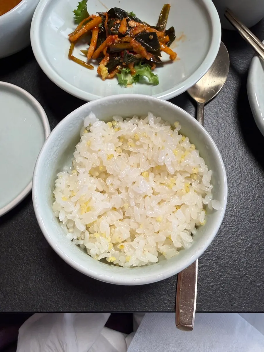 구워진 떡갈비 접시