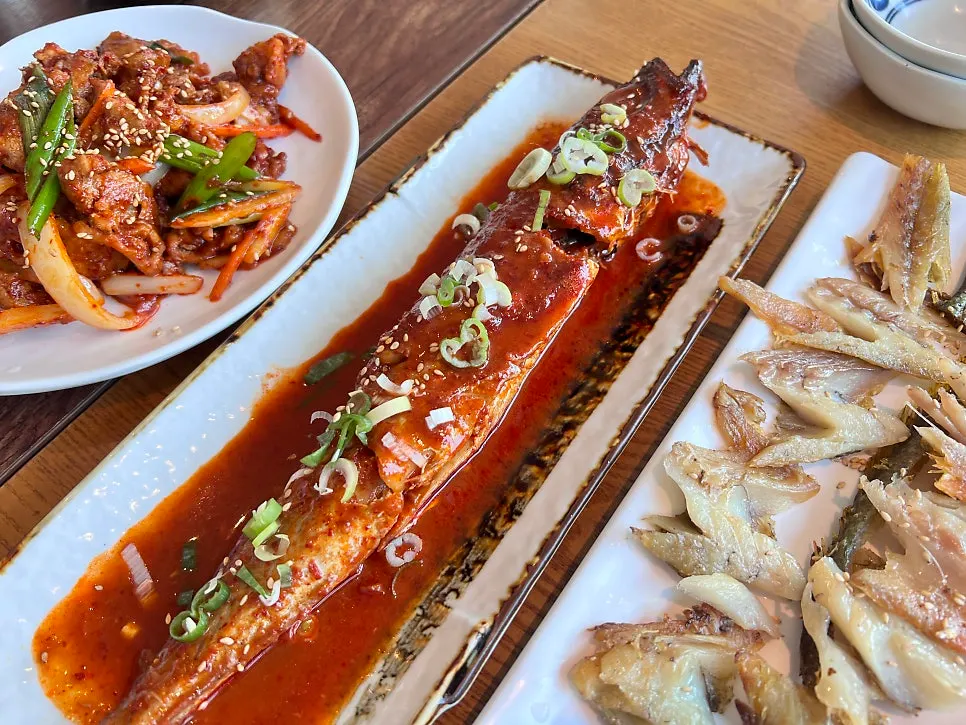살을 발라낸 들밥애 생선구이