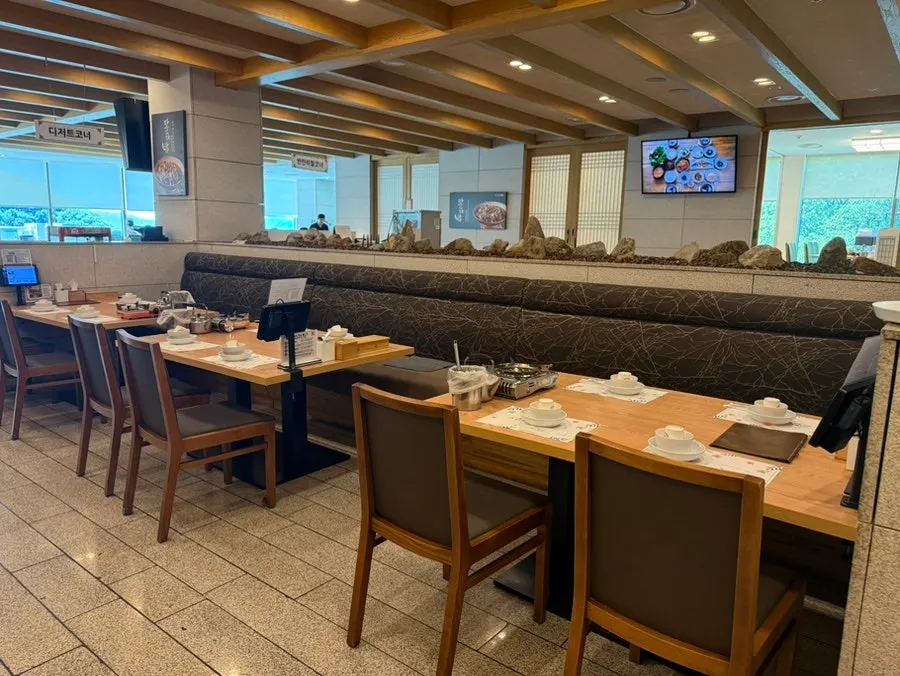 Seating in the Deulbabae Forest Resom Branch dining hall