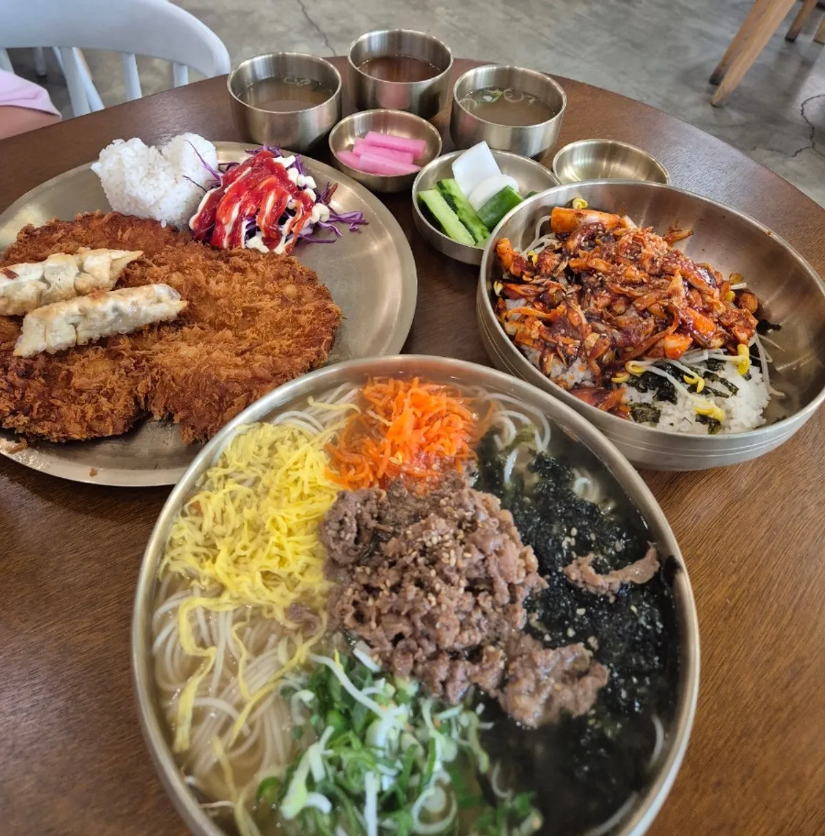 국수무라 소고기칼국수 오징어덮밥 왕돈까스 한상