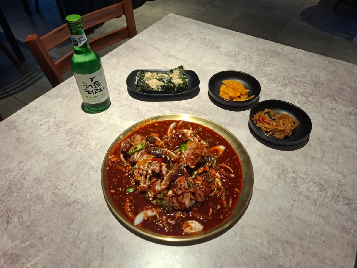 Maeun Gieok's spicy marinated crab