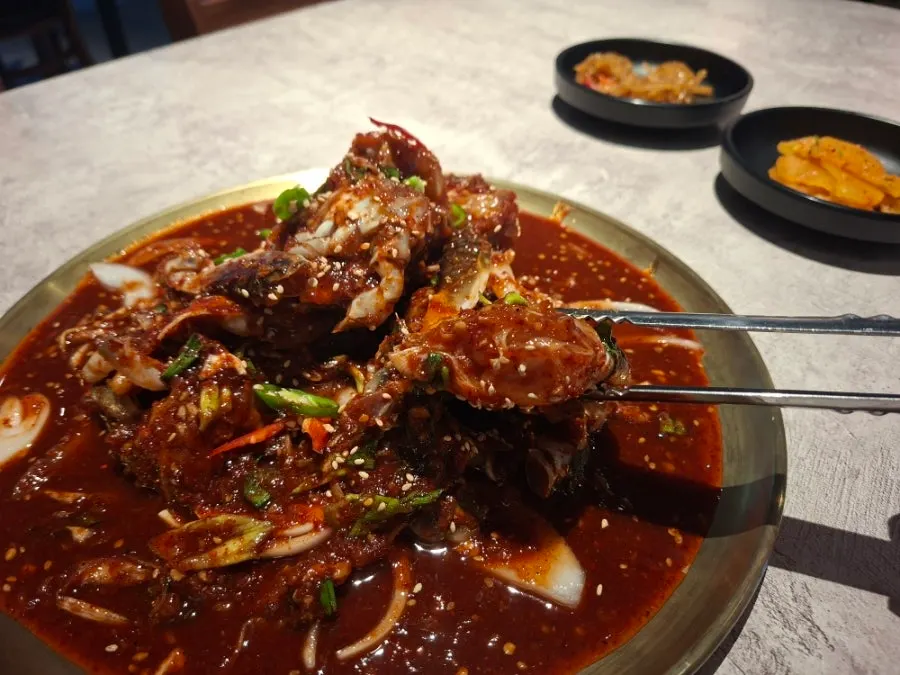 Marinated crab with onions and chili peppers