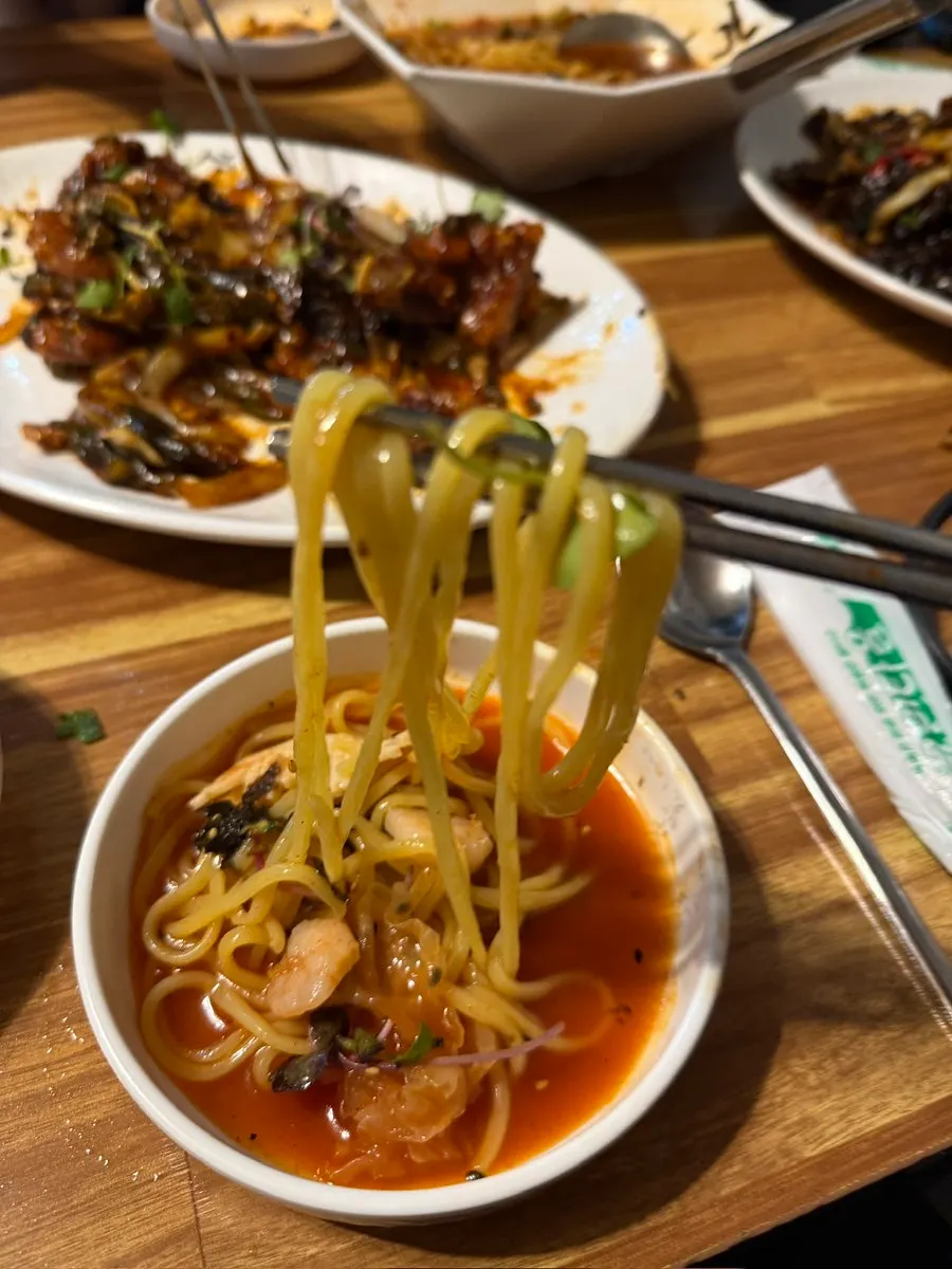Tray jjajang dengan ubi jalar