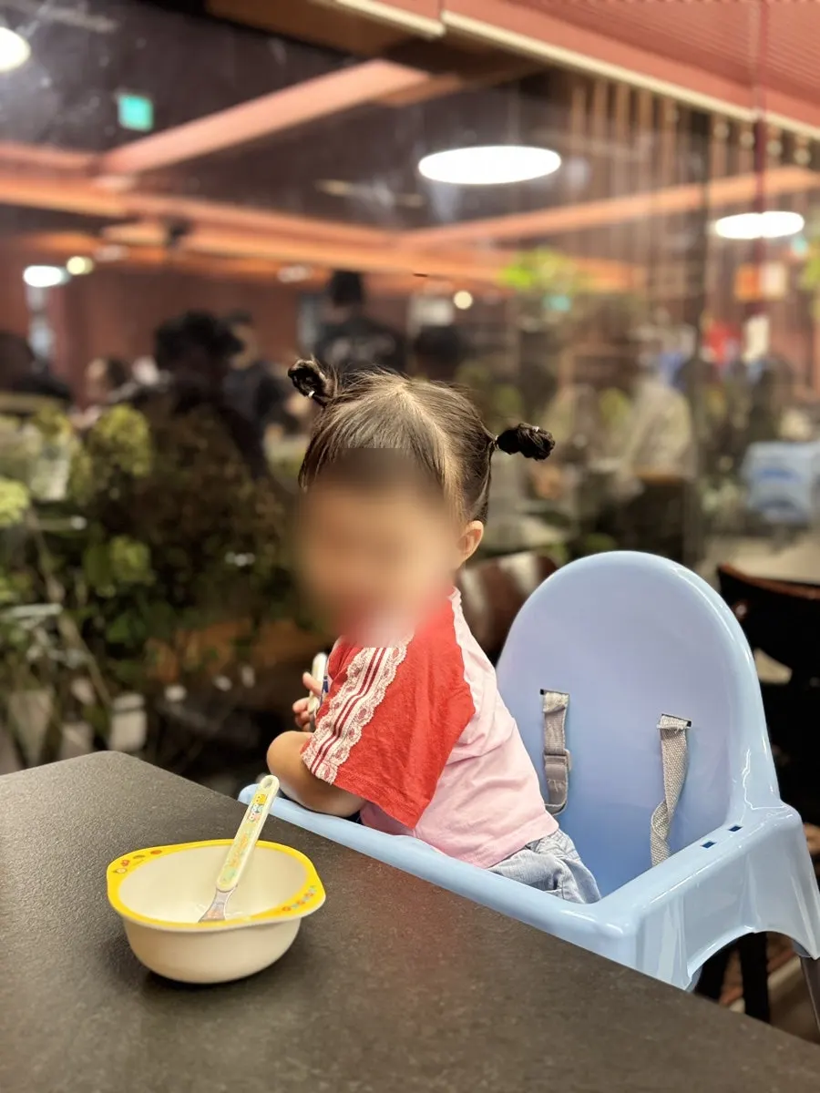 Sảnh Deojinji đầy kín khách