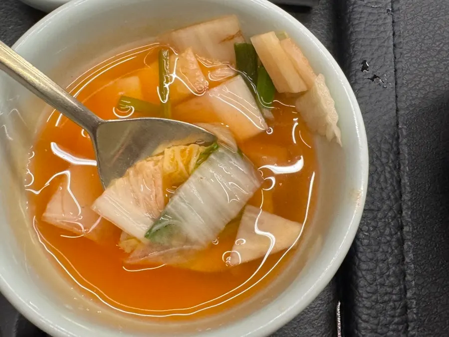 Cheonggukjang đậm đà và kim chi nước