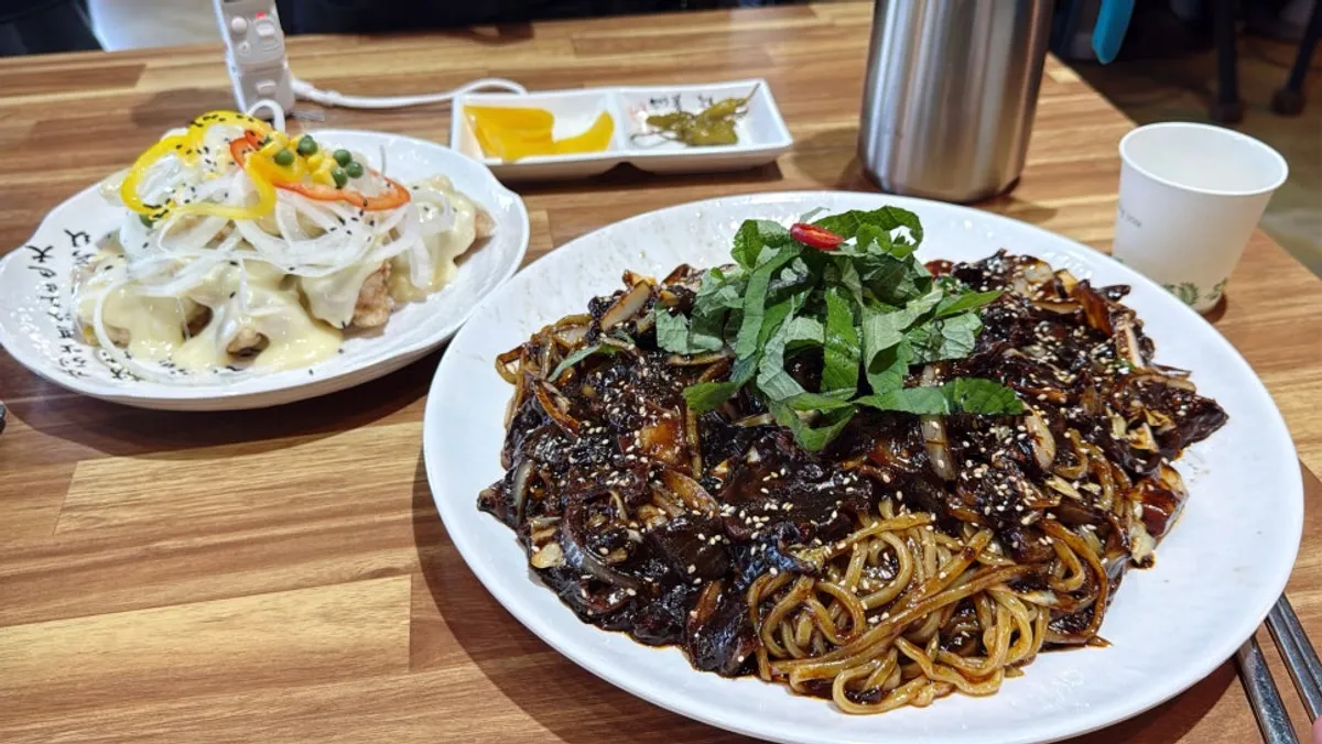 Tray jjajang and cream tangsuyuk table set for two at Nangman Jjajang