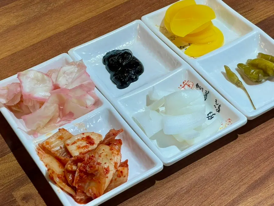 Chinese restaurant side dishes