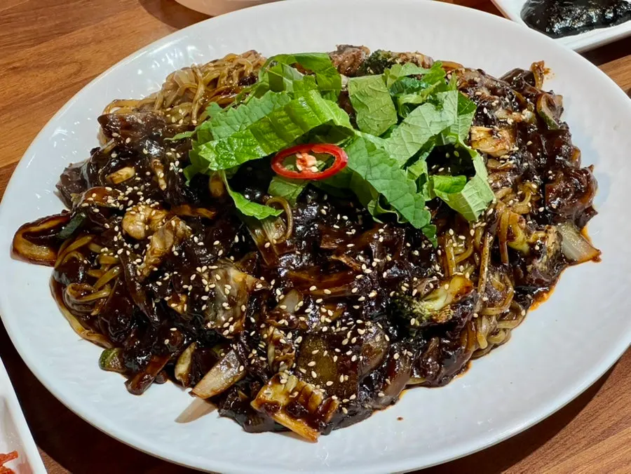 Two-person tray jjajang