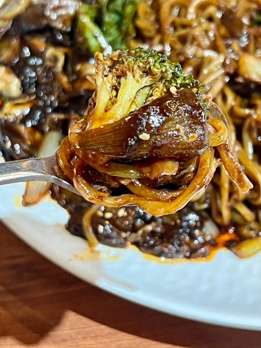 Tray jjajang available with rice-noodle noodles
