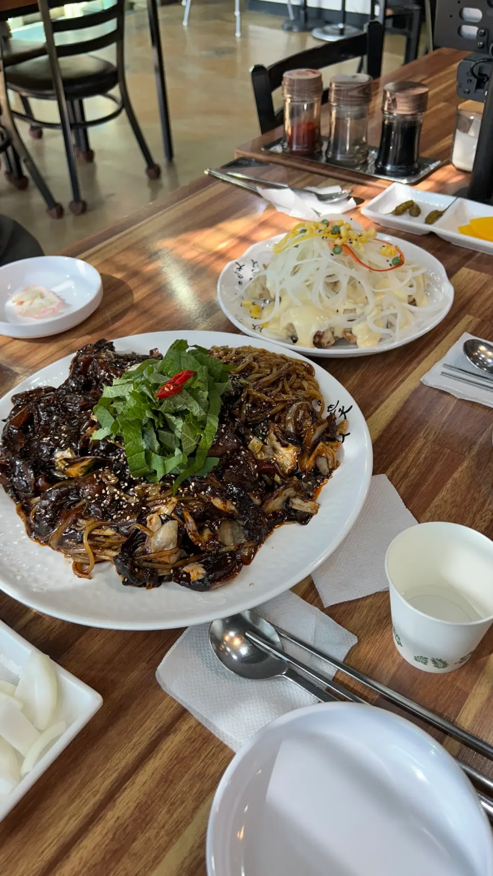 Tray jjajang and cream tangsuyuk together on the table