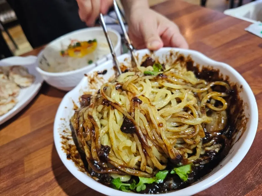 낭만짜장 짜장면 사진