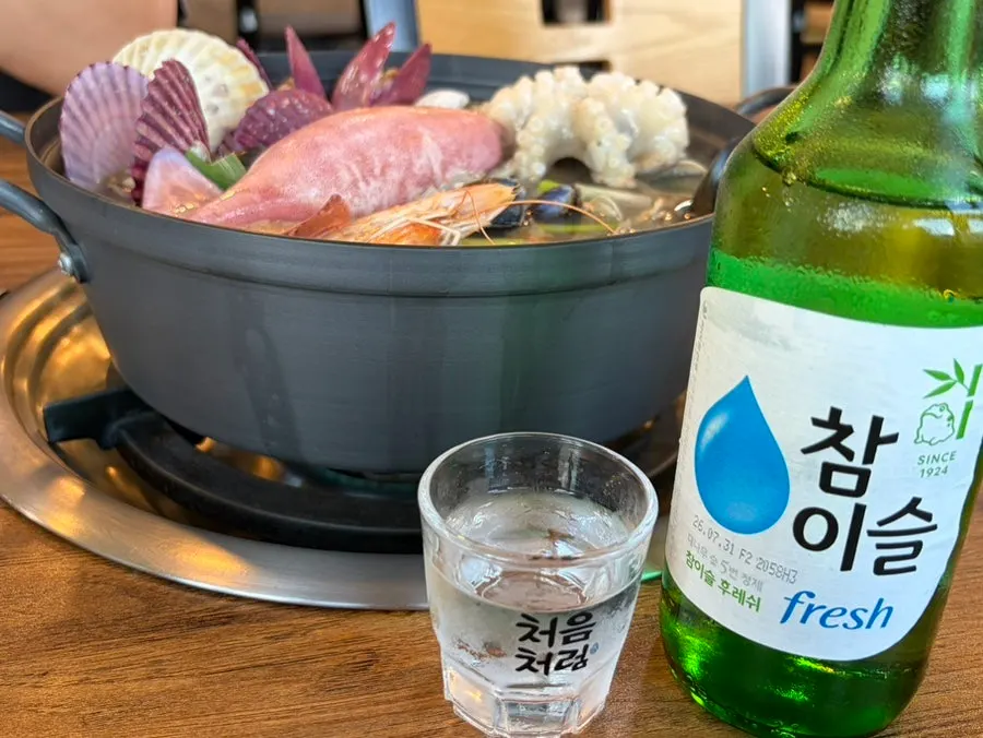 해물이 올라간 제담칼국수 향남점 해물칼국수 냄비