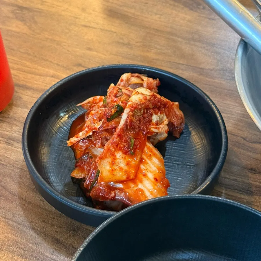 2층 전체를 쓰는 넓은 홀 좌석