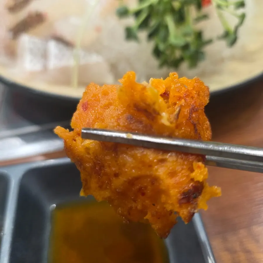 노릇하게 구워진 김치전