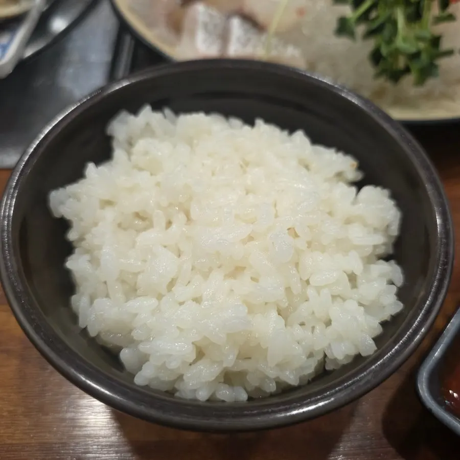 따로 주문한 초밥용 밥과 곁들임