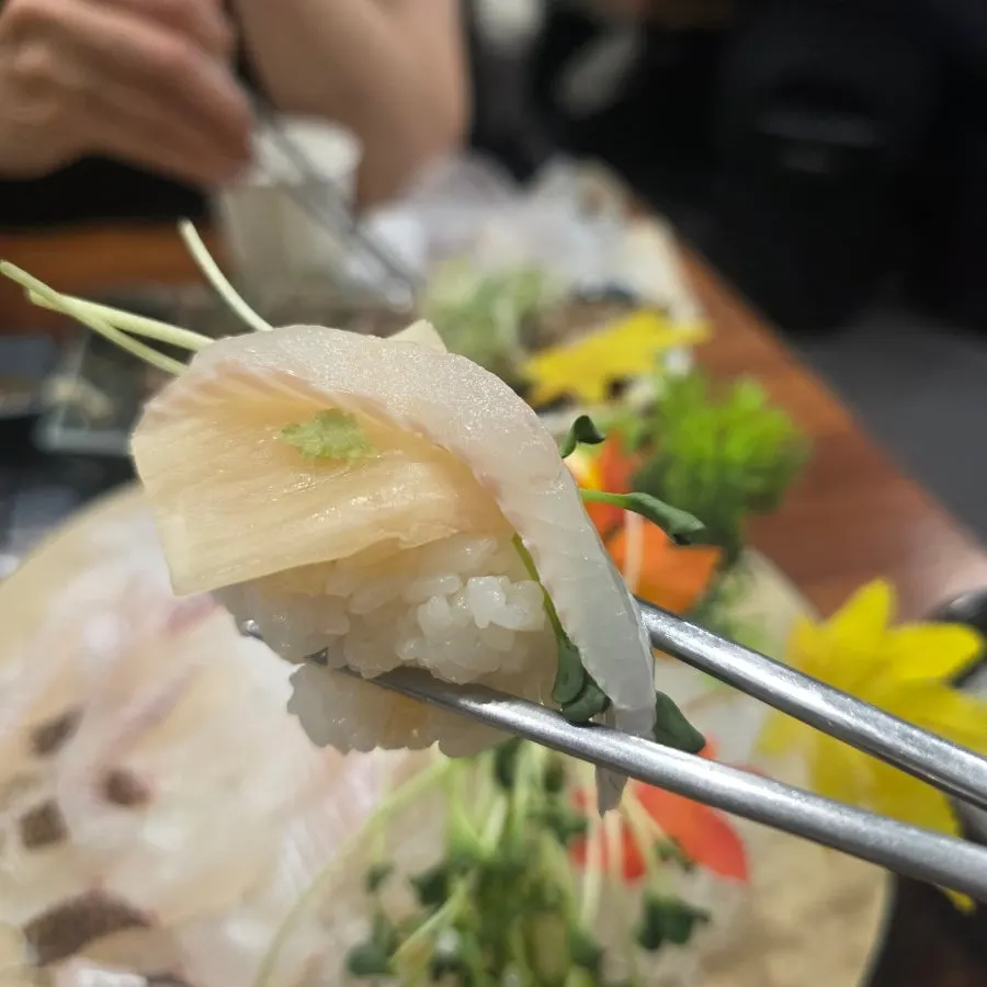 소주와 함께한 심도횟집 회 한 상