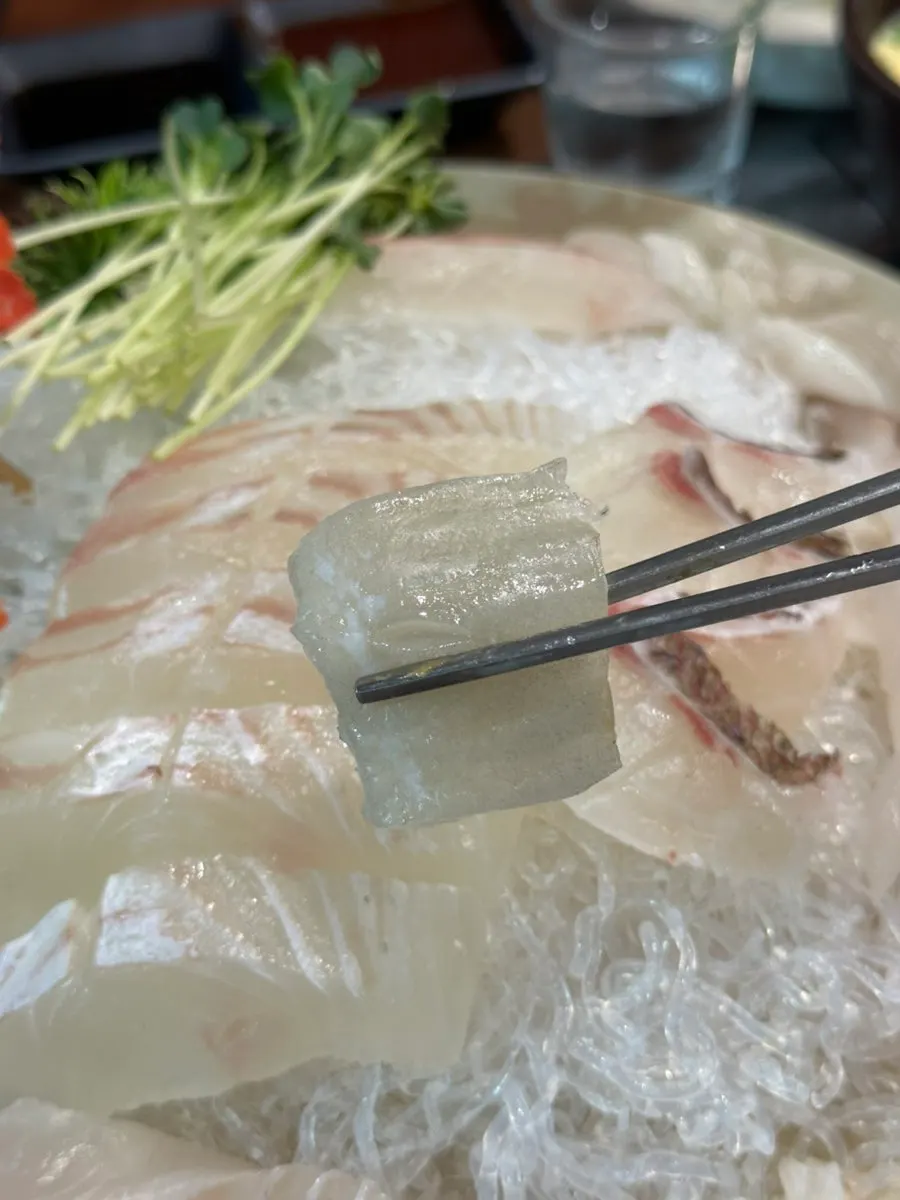 Flounder sashimi with side dishes