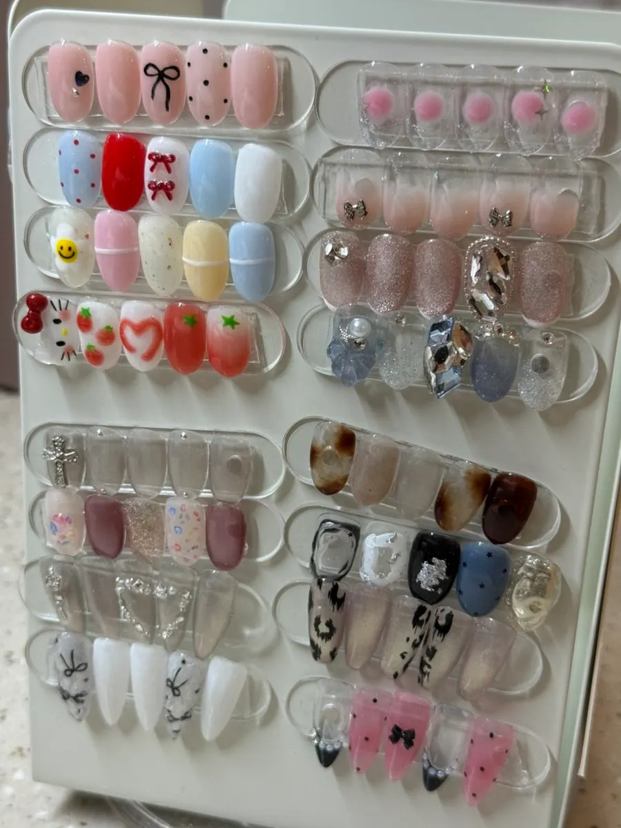 매장에 준비된 다양한 젤 컬러