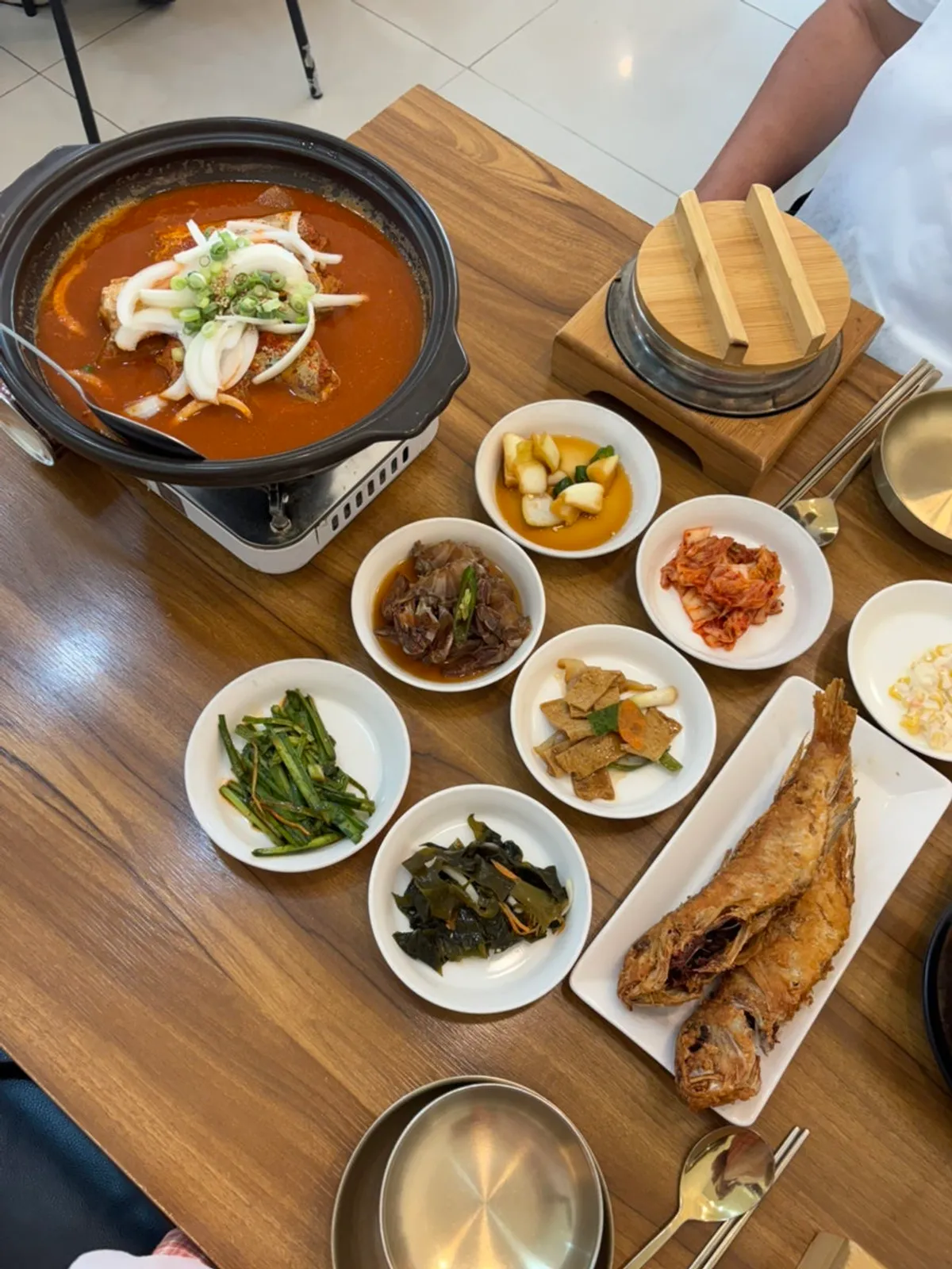 제주로운청해원 A 세트로 차려진 식사
