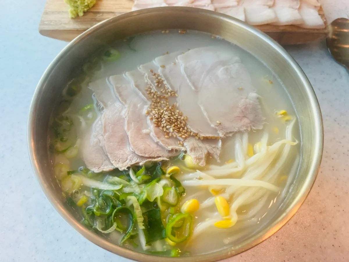 한담국수 곽지애월점 고기국수와 돔베냉수육 상차림