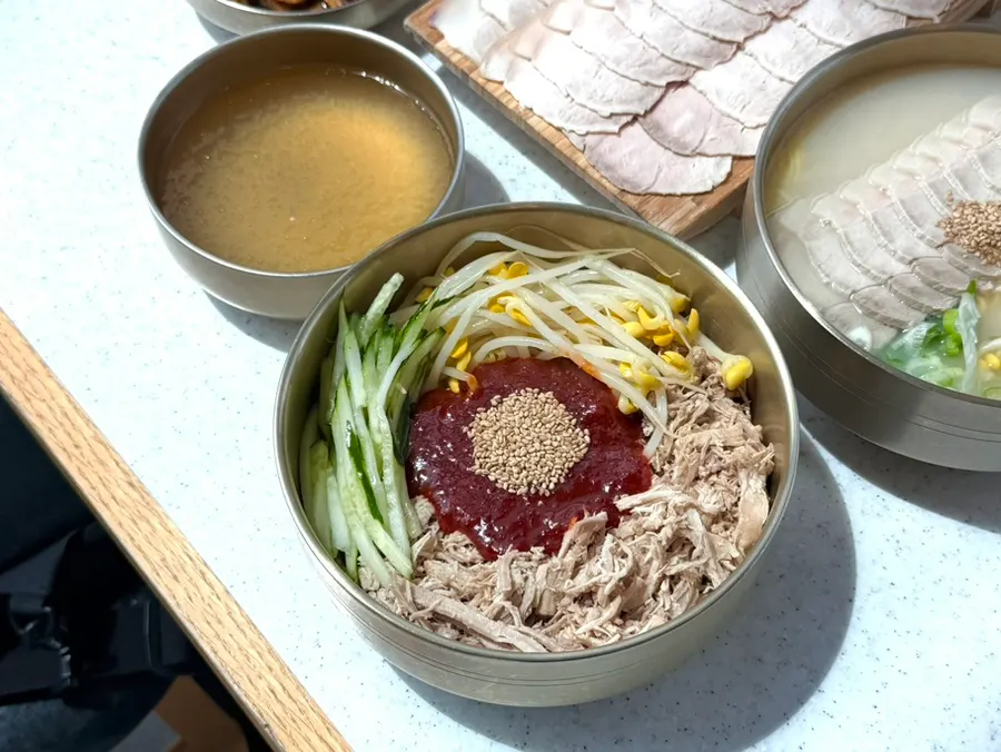 한담국수 동치미 비빔국수