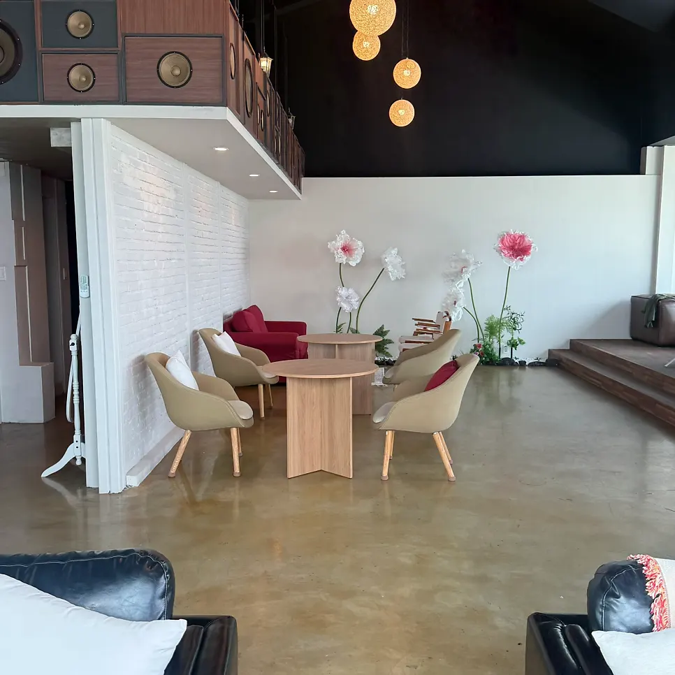 Calm-atmosphere seating inside Aewolbon Café