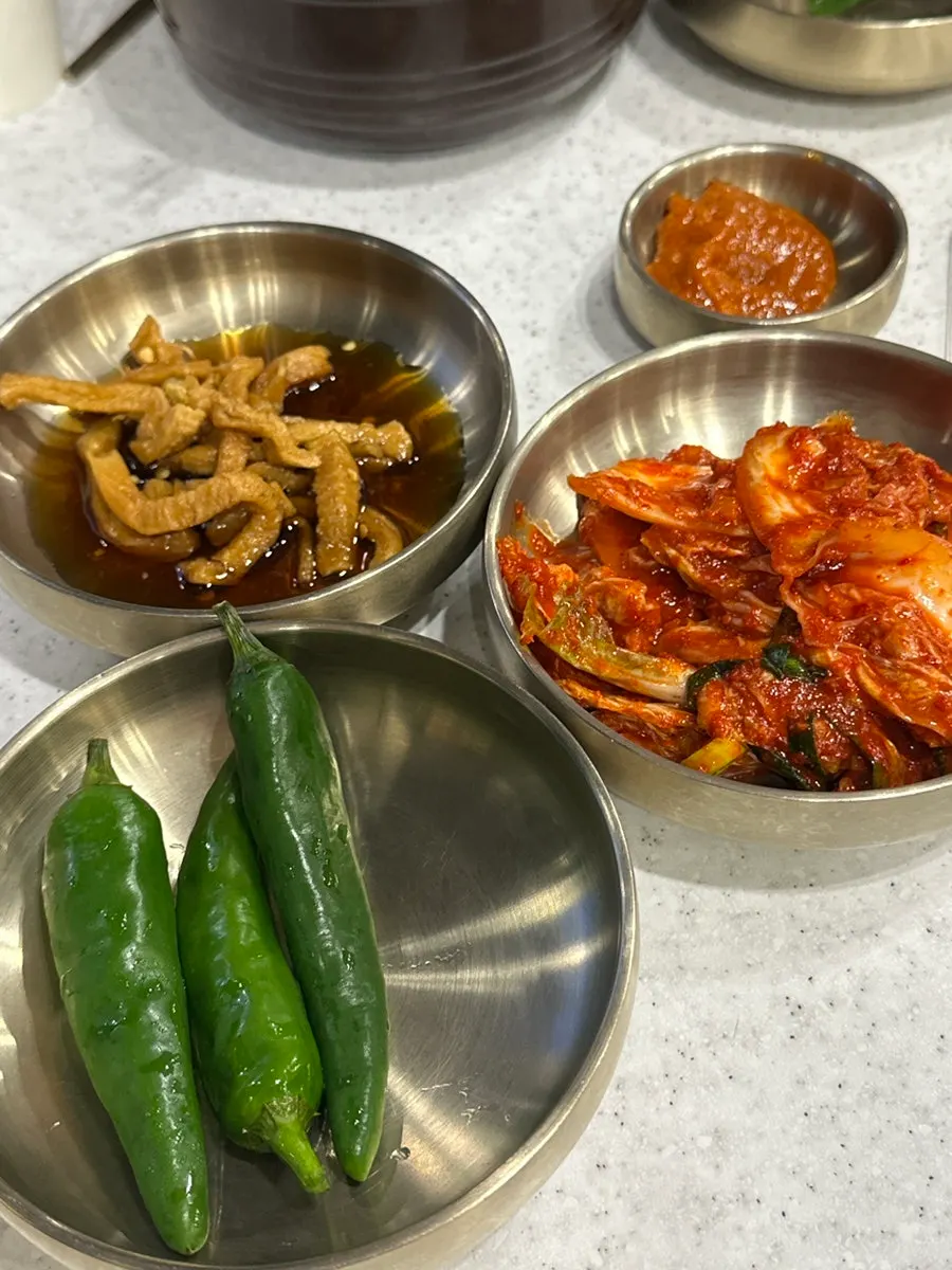 반찬을 담을 수 있는 셀프바