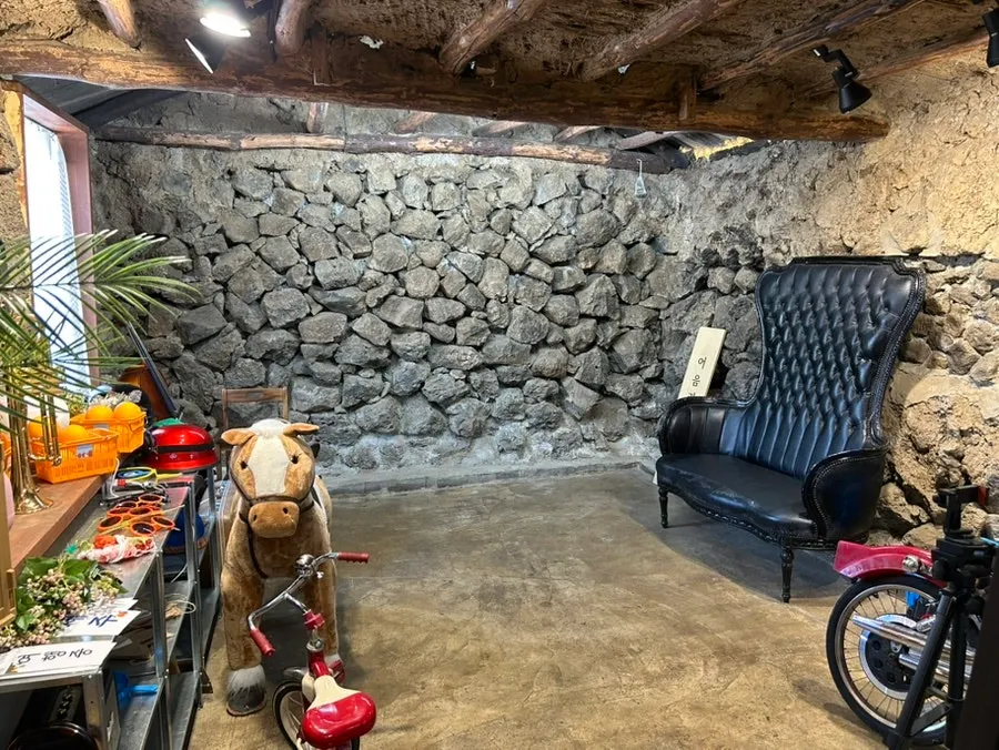 Interior of the self-photo shooting space