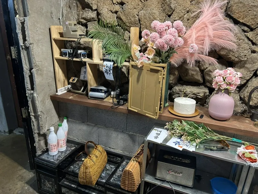 Self-photo setup with a phone stand in place