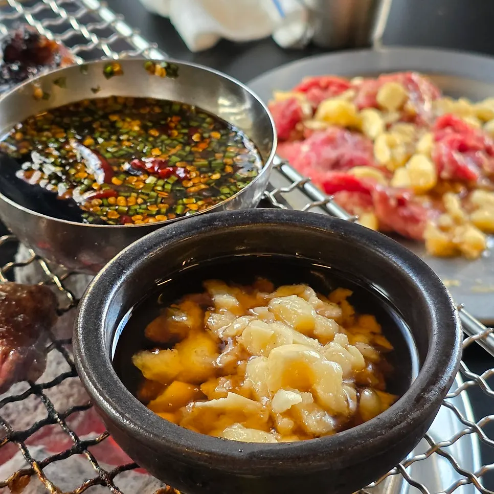 불판에 굽는 마농갈비살