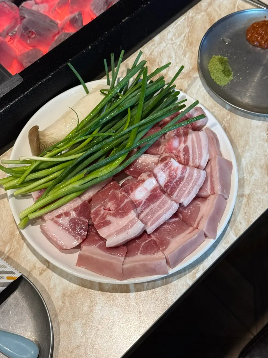Side dishes and a baby-friendly meal at Pork80