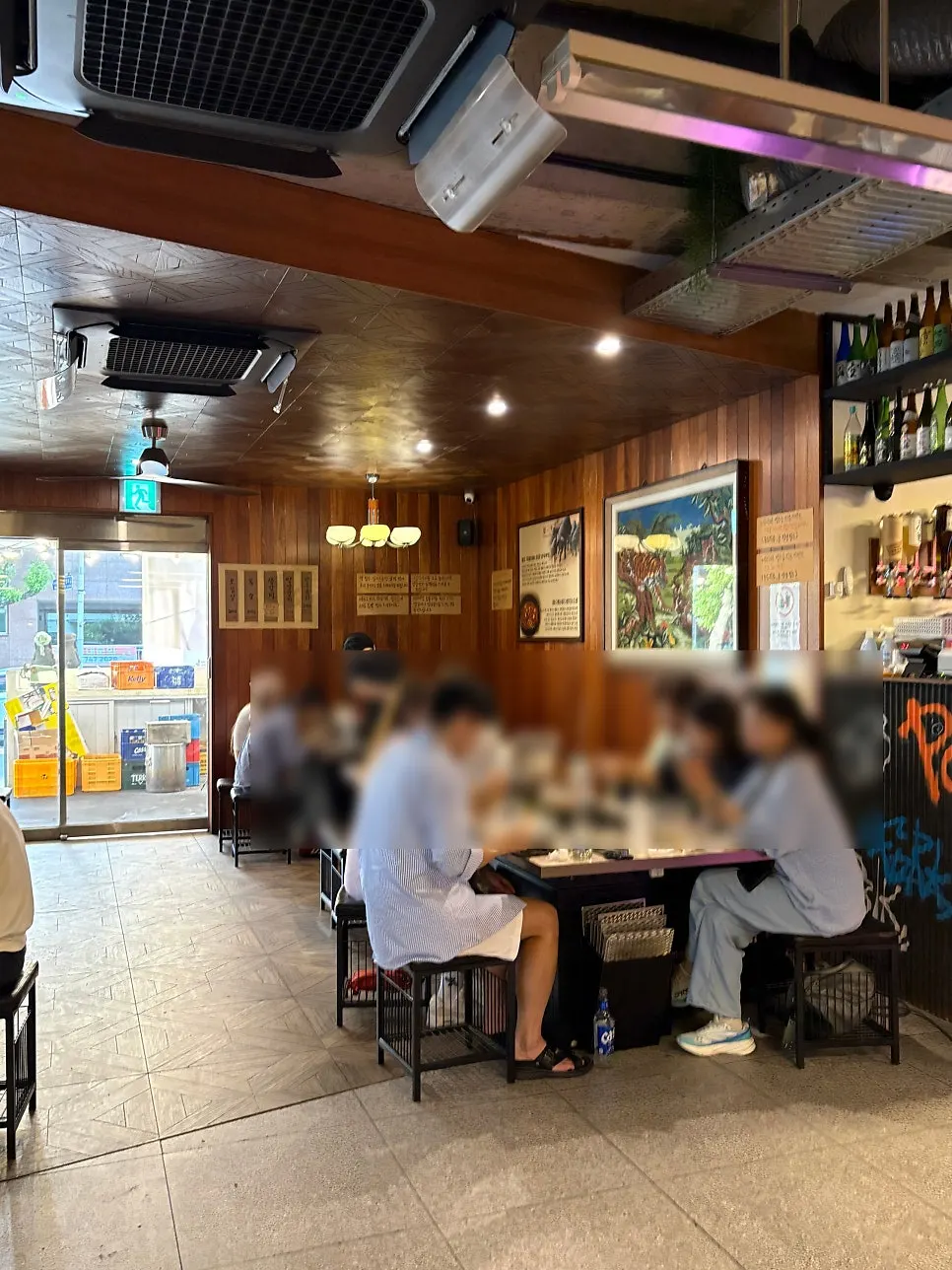 Full view of the dining hall at Pork80 Jeju Airport Branch