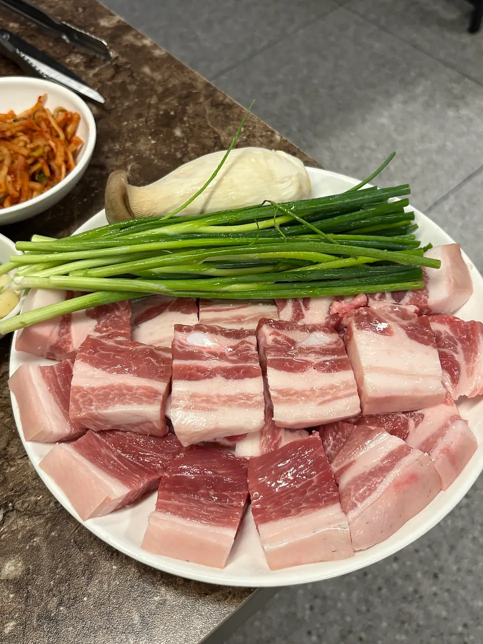Meljeot served alongside the black pork at Pork80
