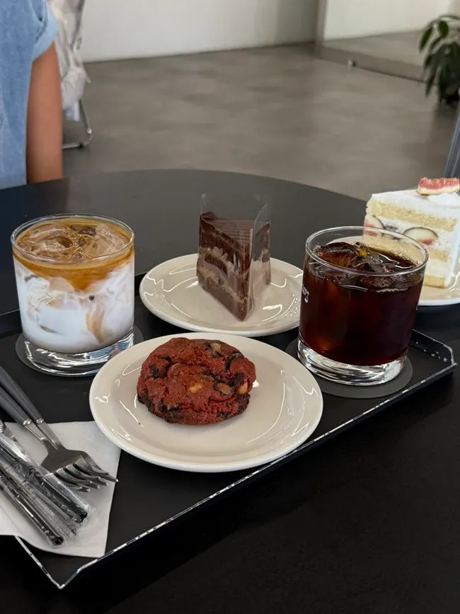 Coffee and desserts ordered at Gluttony Coffee