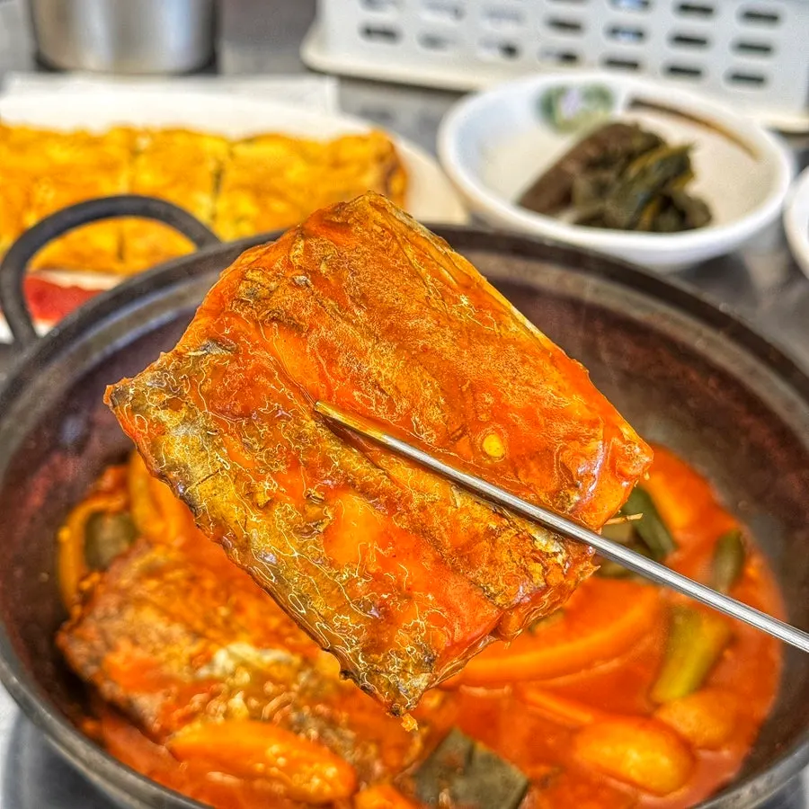 Thick-cut braised cutlassfish flesh