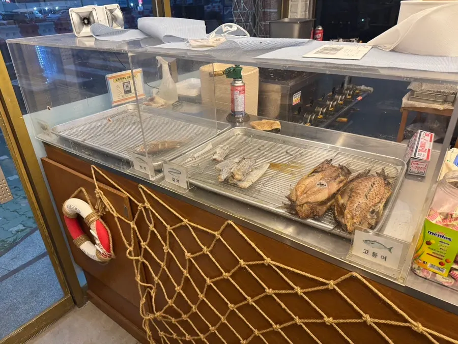 Display counter and grilled fish corner