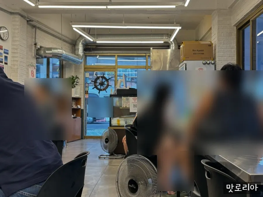 생선구이집 매장 내부 좌석