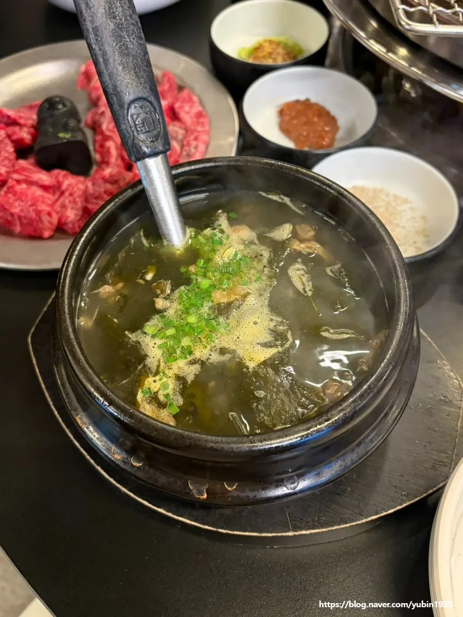 Garlic sauce and chili soy sauce