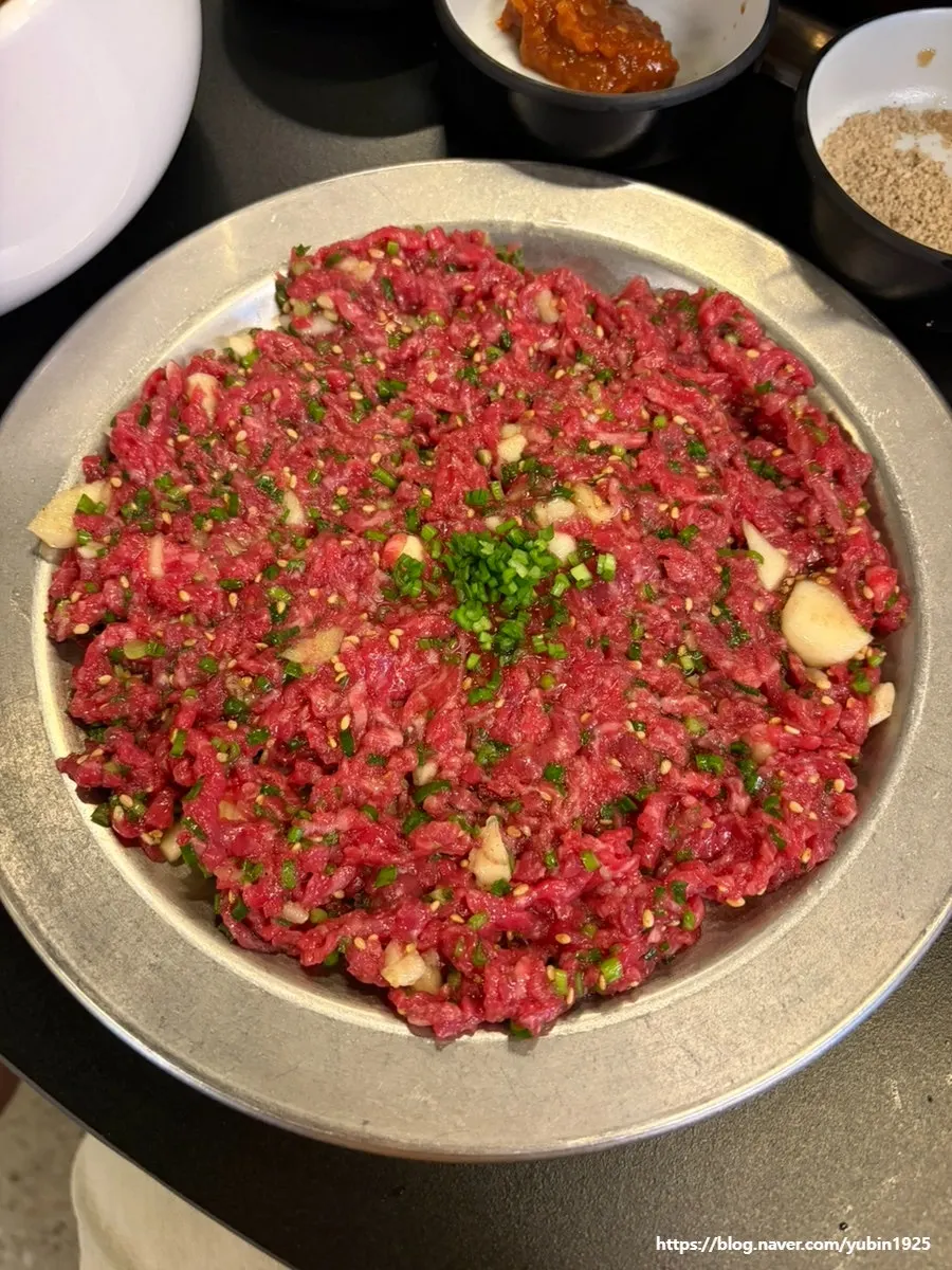 Hanwoo with Dolgyeok sashimi sauce